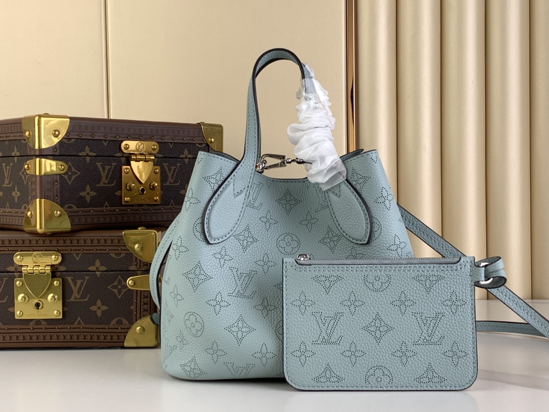 Louis Vuitton Shopping Bags